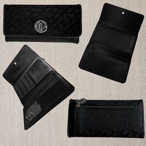🖤 Tommy Hilfiger Black Monogram Flap Wallet